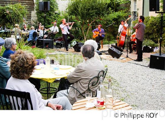 APERITIF CONCERT, ENTRE DEUX MERS, GIRONDE (00C02621.jpg)