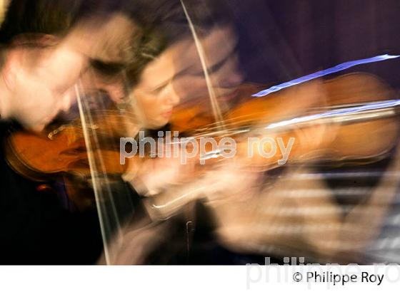 THOMAS LELEU SEXTET, CONCERT BOURG, ARTS ET VINS, BOURG SUR GIRONDE, AQUITAINE. (00C02928.jpg)