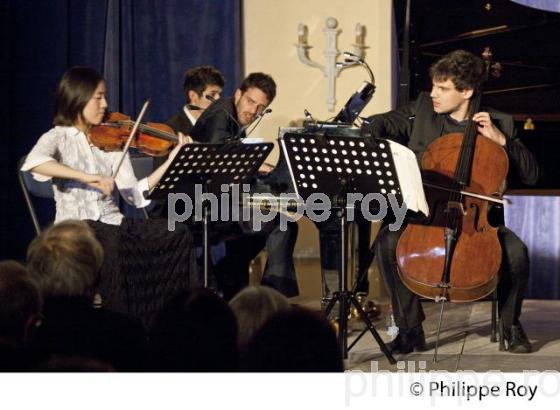 CONCERT DU  TRIO LES ESPRITS, ASSOCIATION BOURG, ARTS ET VINS, BOURG SUR GIRONDE. (00C03016.jpg)