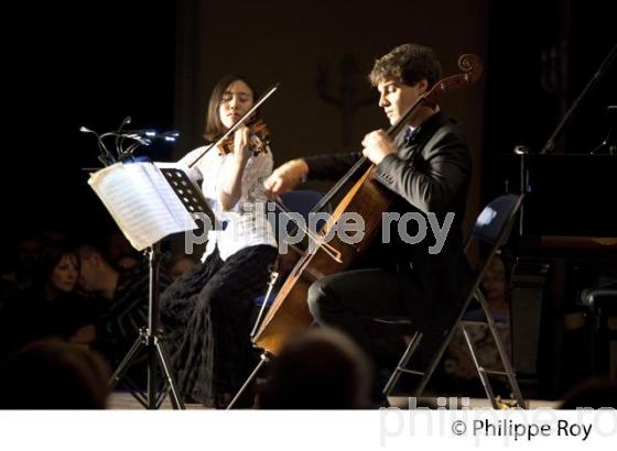 CONCERT DU  TRIO LES ESPRITS, ASSOCIATION BOURG, ARTS ET VINS, BOURG SUR GIRONDE. (00C03018.jpg)