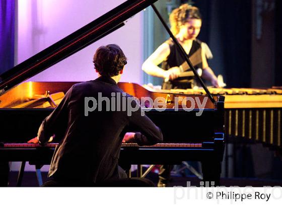 CONCERT VASSILENA SERAFIMOVA,  MARIMBA, ET  THOMAS ENHCO, PIANO,  BOURG ARTS ET VINS. (00C03411.jpg)