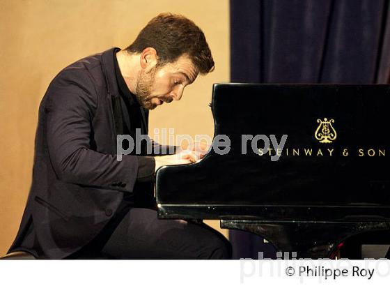 CONCERT DAVIS KADOUCH, PIANO, BOURG-SUR-GIRONDE, LE 9 NOVEMBRE 2018. (00C03622.jpg)