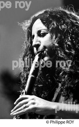 AURELIE TROPEZ, CLARINETTE, ANDERNOS JAZZ FESTIVAL, ANDERNOS-LES-BAINS, BASSIN D' ARCACHON, GIRONDE. (00C04133.jpg)