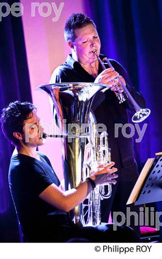 ROMAIN ET THOMAS LELEU, CONCERT BOURG ARTS ET VINS, GIRONDE. (00C04837.jpg)