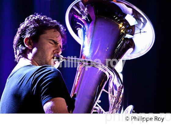 ROMAIN ET THOMAS LELEU, CONCERT BOURG ARTS ET VINS, GIRONDE. (00C04910.jpg)