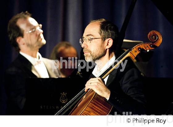 CONCERT, TRIO CHAUSSON, BOURG ARTS ET VINS, GIRONDE. (00C04930.jpg)