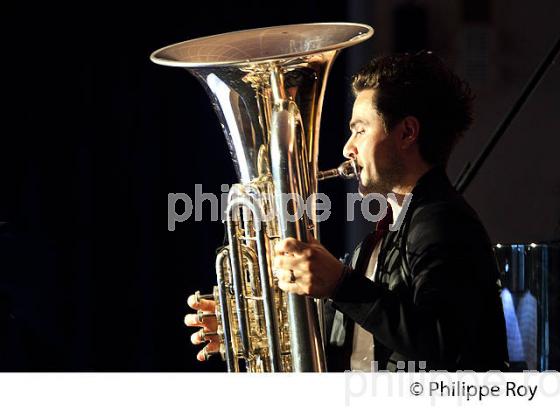 CONCERT, GUILLAUME VINCENT ET THOMAS LELEU,  BOURG ARTS ET VINS, GIRONDE. (00C05035.jpg)