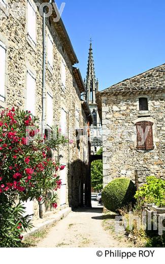 VILLAGE FORIFIE DE BANNE, VALLEE DU CHASSEZAC, BAS-VIVARAIS, ARDECHE. (07F00210.jpg)