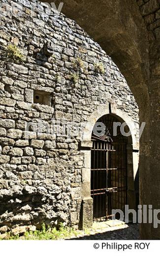 CHATEAU DE BANNE, VILLAGE FORIFIE DE BANNE, VALLEE DU CHASSEZAC, BAS-VIVARAIS, ARDECHE. (07F00225.jpg)