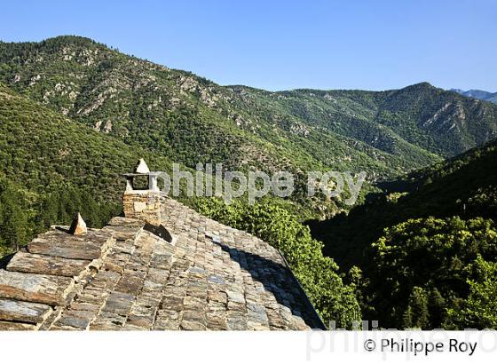 VILLAGE PERCHE DE THINES, VALLEE DE LA THINES,  BAS-VIVARAIS, ARDECHE. (07F00339.jpg)