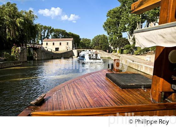 CANAL DE LA ROBINE, VILLE DE NARBONNE, AUDE, OCCITANIE. (11F00622.jpg)