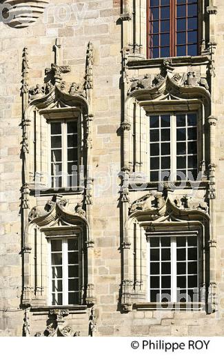 MAISON DE LOYAC, PLACE GAMBETTA, VILLE DE TULLE, CORREZE, LIMOUSIN. (19F01110.jpg)