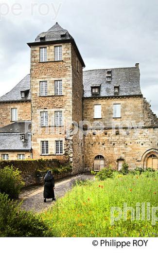 ABBAYE CISTERCIENNE, VILLAGE  D' AUBAZINE, CORREZE, LIMOUSIN. (19F02208.jpg)