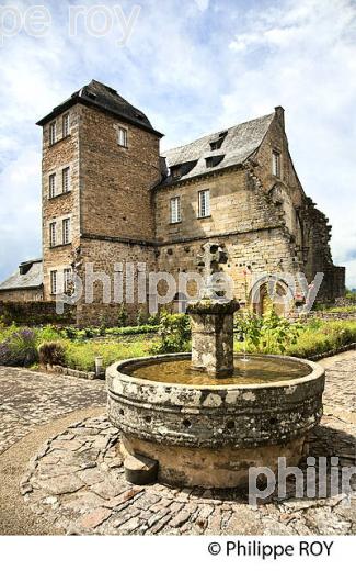 ABBAYE CISTERCIENNE, VILLAGE  D' AUBAZINE, CORREZE, LIMOUSIN. (19F02210.jpg)