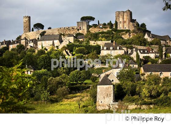 VILLAGE PERCHE   DE TURENNE,  VALLEE DE LA TOURMENTE, CORREZE, LIMOUSIN. (19F02906.jpg)
