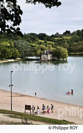 LAC DU CAUSSE, PAYS DE BRIVE, CORREZE, LIMOUSIN. (19F03517.jpg)