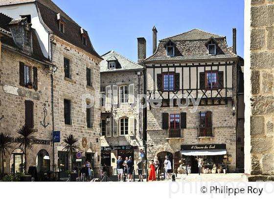 VILLAGE DE BEAULIEU SUR DORDOGNE,  HAUTE  VALLEE DE LA DORDOGNE,  CORREZE. (19F05823.jpg)