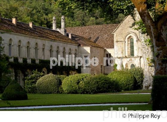 ABBAYE D EFONTENAY,   VALLEE DE L' ARMANCON, CANAL DE BOURGOGNE, COTE D' OR, FRANCE. (21F00827.jpg)