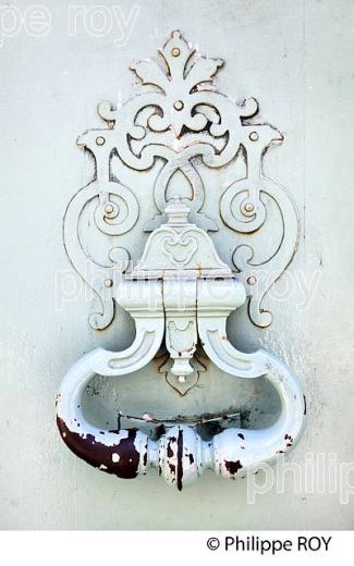 HEURTOIR DE PORTE, HOTEL PARTICULIER ,VIEILLE  VILLE DE DIJON, COTE D'OR, BOURGOGNE. (21F03127.jpg)