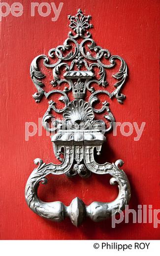 HEURTOIR DE PORTE, HOTEL PARTICULIER ,VIEILLE  VILLE DE DIJON, COTE D'OR, BOURGOGNE. (21F03128.jpg)