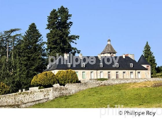 CHATEAU DE MASSENON, VILLAGE DE AHUN,  CREUSE, LIMOUSIN. (23F00126.jpg)