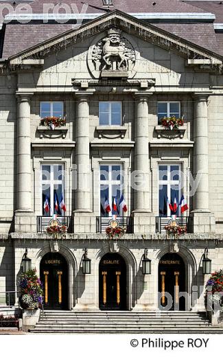 PLACE HOTEL DE VILLE, BONNYAUD,   GUERET, CREUSE, LIMOUSIN. (23F01030.jpg)