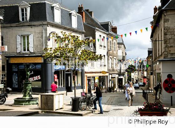 PLACE DU MARCHE,   GUERET, CREUSE, LIMOUSIN. (23F01121.jpg)