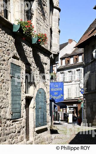 VILLE D' AUBUSSON, CREUSE, LIMOUSIN. (23F02533.jpg)