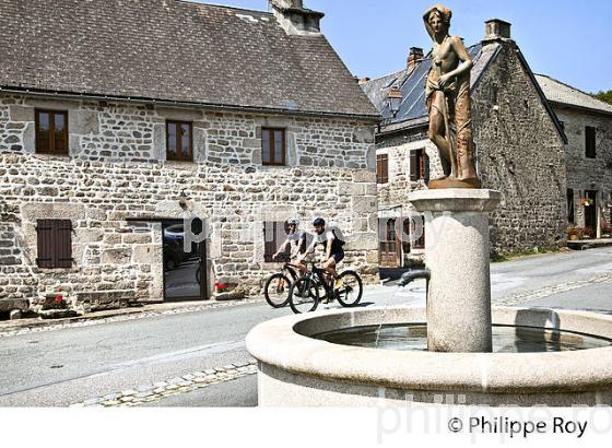 CYCLOTOURISME,SAINT QUENTIN LA CHABANNE, CREUSE, LIMOUSIN. (23F03001.jpg)