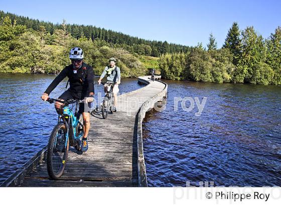 RANDONNEE VELO, LAC DE VASSIVIERE, CREUSE,LIMOUSIN. (23F03020.jpg)