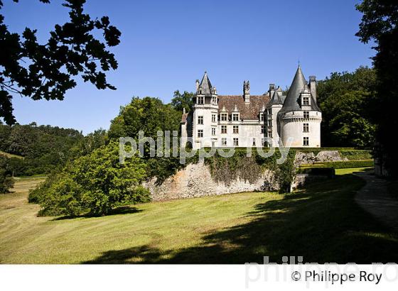 CHATEAU DE PUYGUILHEM,  VILLARS, PERIGORD VERT, DORDOGNE, FRANCE. (24F02001.jpg)