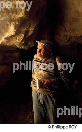 GROTTE DE BERNIFAL, LES EYZIES, PREHISTOIRE, PERIGORD NOIR, DORDOGNE (24F03513.jpg)