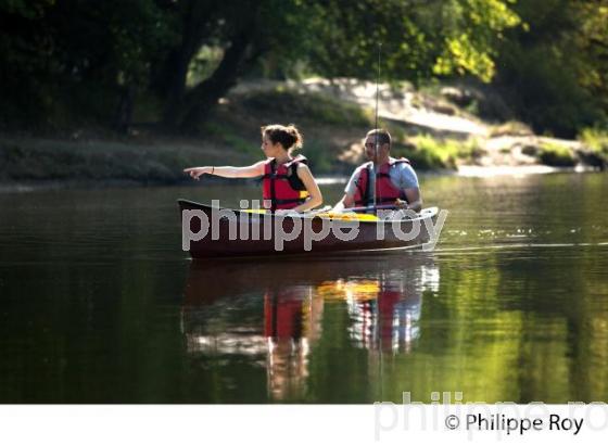 DESCENTE DE LA DORDOGNE EN CANOE, PERIGORD NOIR. (24F03813.jpg)