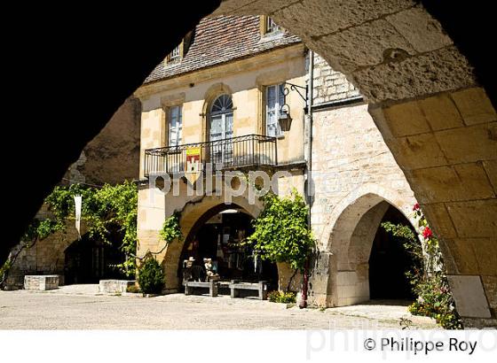 BASTIDE DE MONPAZIER, PERIGORD POURPRE, DORDOGNE, FRANCE (24F05907.jpg)