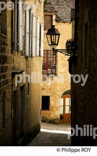 VIEUX SARLAT, PERIGORD, DORDOGNE, FRANCE (24F06210.jpg)