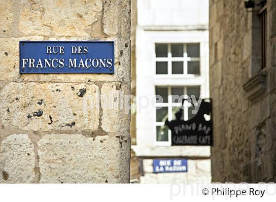 RUE DES FRANCS MACONS,  CITE MEDIEVALE   DE PERIGUEUX, DORDOGNE. (24F09121.jpg)