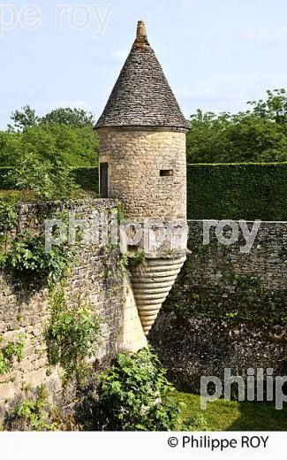 CHATEAU DE LOSSE,  THONAC,  VALLEE DE LA VEZERE, DORDOGNE. (24F10133.jpg)