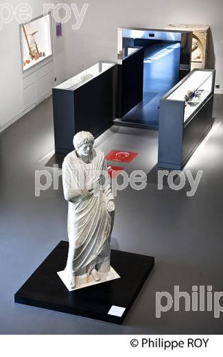 LE MUSEE DE LA ROMANITE,   NIMES, GARD, LANGUEDOC. (30F01703.jpg)