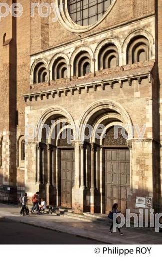 PORTAIL DE L' EGLISE SAINT-SERNIN, QUARTIER ARNAUD BERNARD, TOULOUSE. (31F02811.jpg)