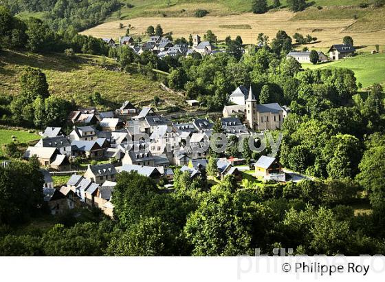 VILLAGES DE PORTET DE LUCHON ET JURVIELLE,  VALLEE DU LARBOUST, HAUTE-GARONNE. (31F05511.jpg)
