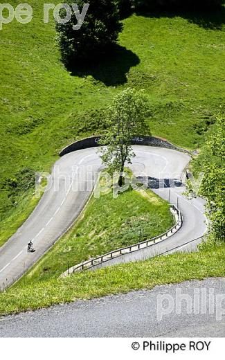 VELO, MONTEE  DU COL DE MENTE,  COMMUNE DE BOUTX,  HAUTE-GARONNE. (31F05715.jpg)