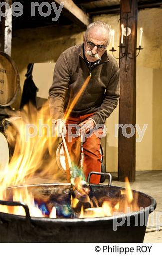 FETE DE LA FLAMME DE L' ARMAGNAC AU  CHATEAU DE LAUBADE,   BAS-ARMAGNAC, GERS. (32F01320.jpg)