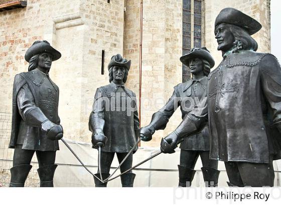 VILLE DE CONDOM, GERS, GASCOGNE. (32F01537.jpg)