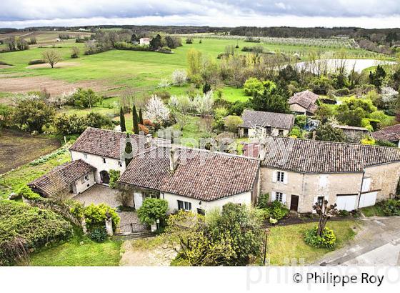 VILLAGE FORTIFIE DE LA ROMIEU, GASCOGNE, GERS. (32F01622.jpg)