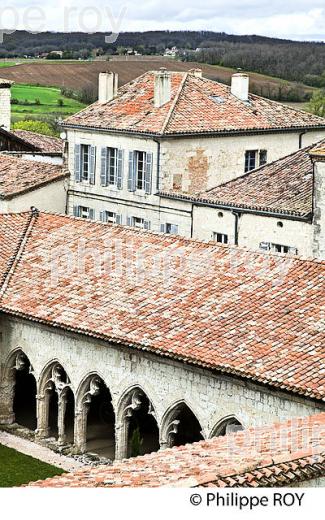 VILLAGE FORTIFIE  DE LA ROMIEU,  GASCOGNE, GERS. (32F01632.jpg)