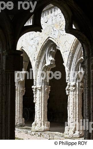 VILLAGE FORTIFIE DE LA ROMIEU, GASCOGNE, GERS. (32F01637.jpg)