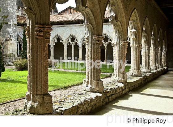 VILLAGE FORTIFIE DE LA ROMIEU, GASCOGNE, GERS. (32F01703.jpg)