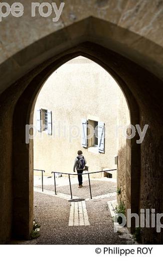 VILLAGE FORTIFIE DE LAVARDENS, GASCOGNE, GERS. (32F01738.jpg)