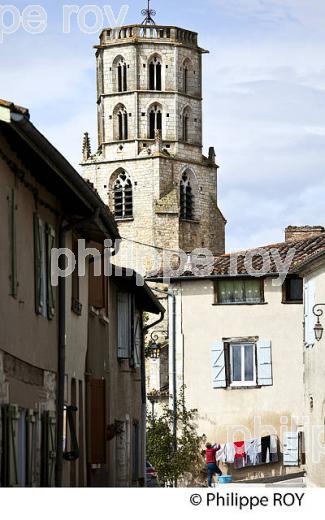 CITE  FORTIFIEE  DE  MAUVEZIN, GASCOGNE, GERS. (32F01801.jpg)