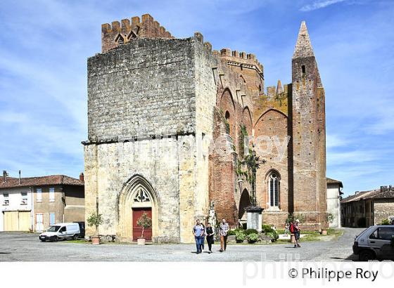 VILLAGE FORTIFIE DE SIMORRE, GERS, GASCOGNE. (32F02015.jpg)